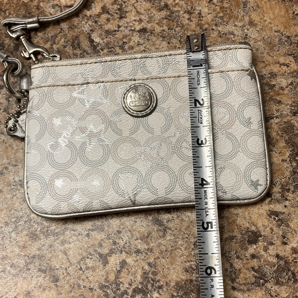 Coach Wristlet - Picture 10 of 11